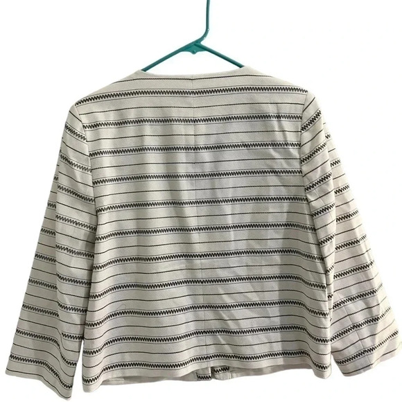 The limited white striped large blazer - Picture 2 of 6